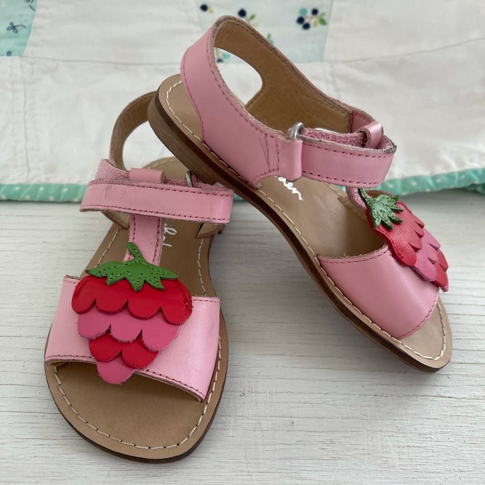 Mini boden sandals size 25